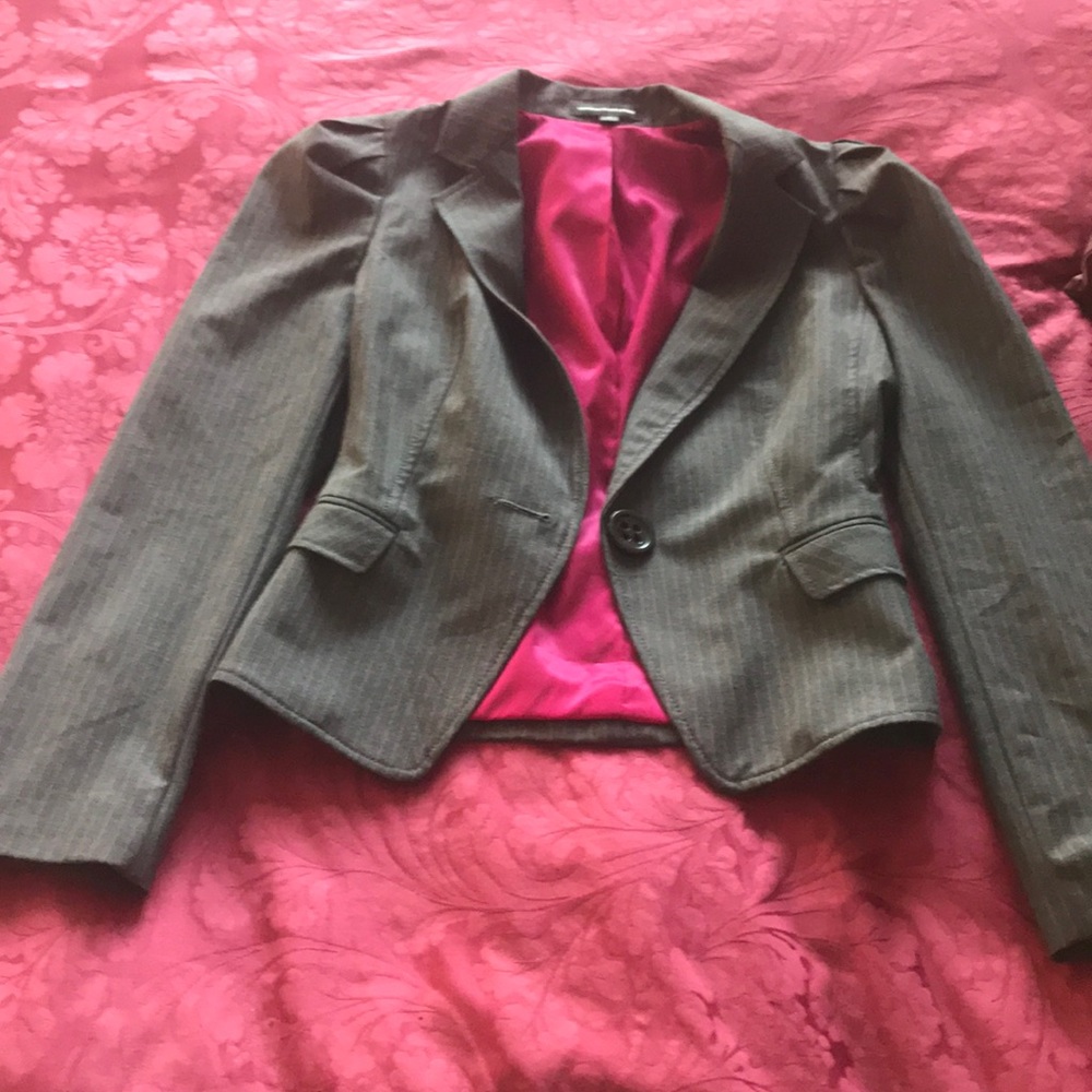 Puff shoulder grey blazer with pink pinstripes